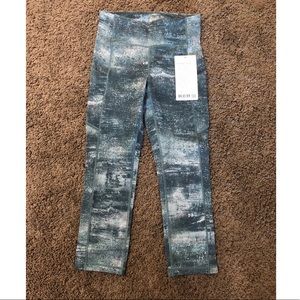 Brand new lululemon Speed Up Crop